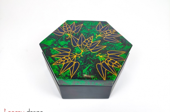  Hexagonal box with hand painted leaves/size S 13*H5cm